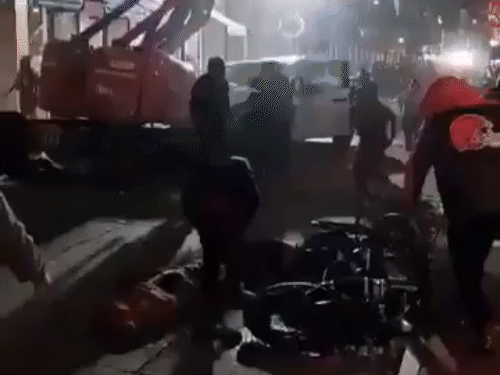 अमेरिका के न्यू आर्लियंस में जर्मनी जैसा हमला:भीड़ में घुसकर ट्रक ने लोगों को रौंदा, ड्राइवर ने गोली भी चलाई; 10 की मौत, 30 जख्मी