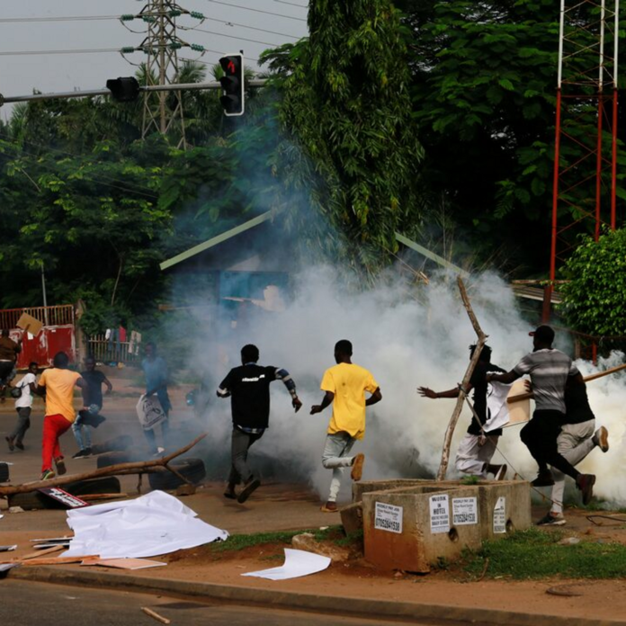 नाइजीरिया में गलती से आम लोगों पर हवाई हमला:16 की मौत; पायलट ने लोकल लोगों को क्रिमिनल गैंग समझकर किया फायर