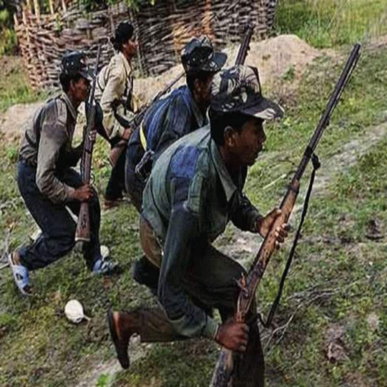 जवानों के वाहन को नक्सलियों ने ब्लास्ट कर उड़ाया:बीजापुर में 6 जवानों के शहीद होने की खबर, आधिकारिक पुष्टि नहीं