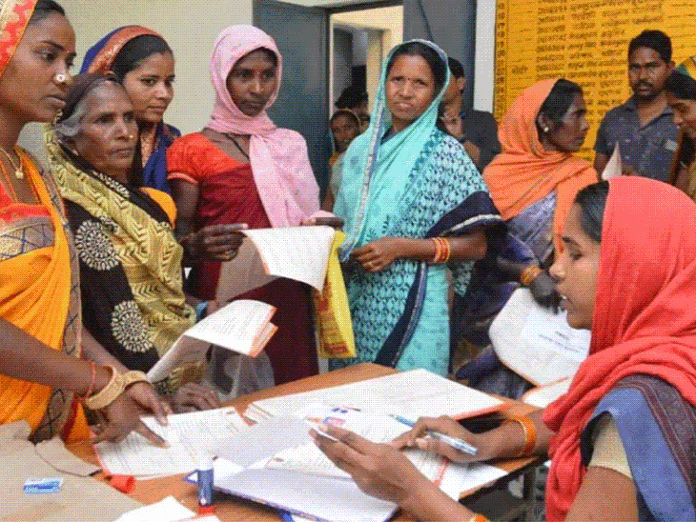 महतारी वंदन योजना 2.0...मिलेगा दोबारा मौका:निकाय चुनाव के बाद फिर से फॉर्म होंगे जारी; कांग्रेस बोली-योजनाओं में हो रहा बंदरबांट