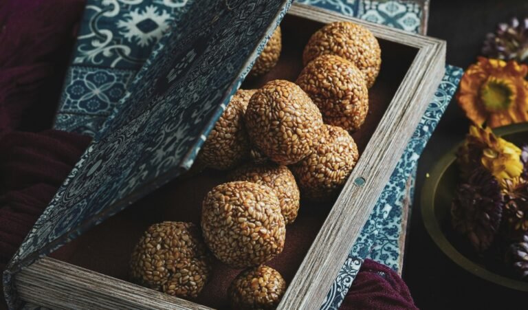 Makar Sankranti 2025: मकर संक्रांति के दिन दान-पुण्य करने का होता है विशेष महत्व, जानें शुभ मुहूर्त