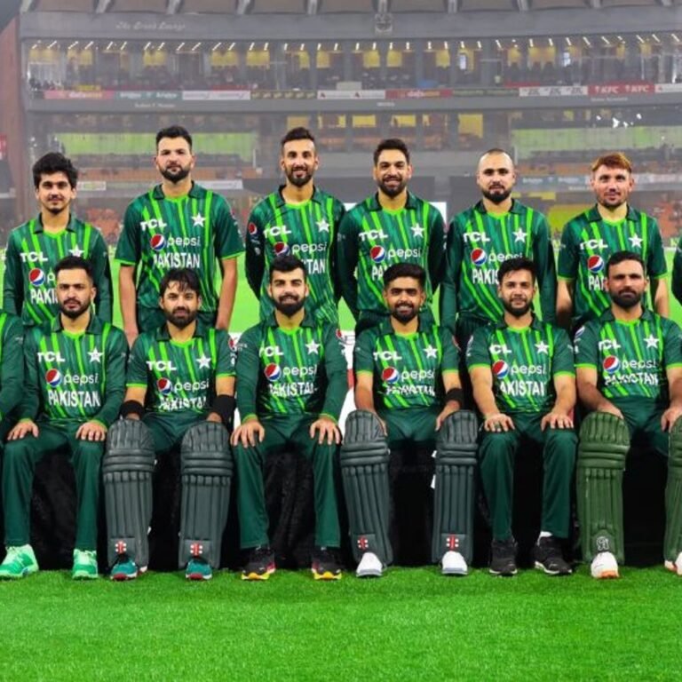 पाकिस्तान ने ट्राई-सीरीज के वेन्यू बदले:मुल्तान की बजाय लाहौर-कराची में मुकाबले; यहीं चैंपियंस ट्रॉफी के 7 मैच भी होंगे