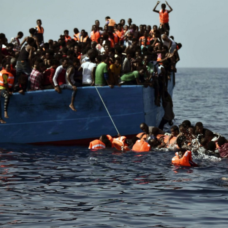 यूरोप जा रहे 44 पाकिस्तानियों की समंदर में डूबकर मौत:मोरक्को के पास अटलांटिक महासागर में नाव पलटी, अवैध तरीके से स्पेन जा रहे थे