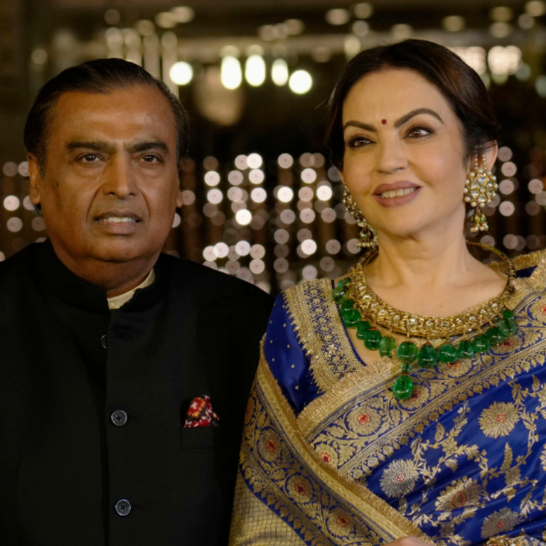 ट्रम्प के शपथ ग्रहण समारोह में जाएंगे मुकेश अंबानी:ट्रम्प के साथ कैंडललाइट डिनर करेंगे; 18 को अमेरिका रवाना होंगे