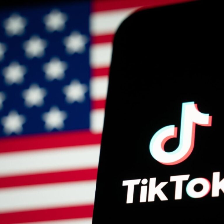 अमेरिका में टिकटॉक फिलहाल बैन नहीं:कंपनी ने सर्विस रिस्टोर की; ट्रम्प आज बैन को पोस्टपोन करने का आदेश जारी करेंगे