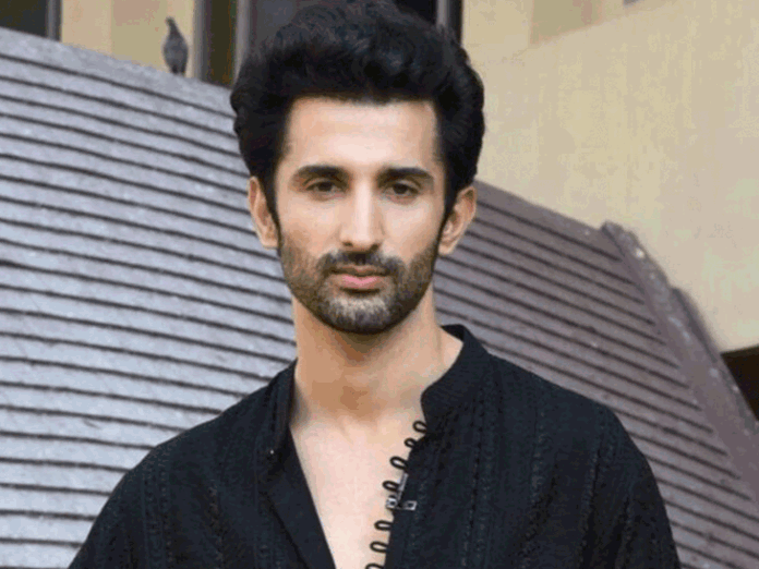 'किलर चार्ल्स शोभराज का किरदार निभाना डरावना लेकिन दिलचस्प एक्सपीरियंस':एक्टर सिद्धांत गुप्ता बोले- कई बार ऐसा लगा जैसे मैं खुद उसकी तरह सोचने लगा हूं