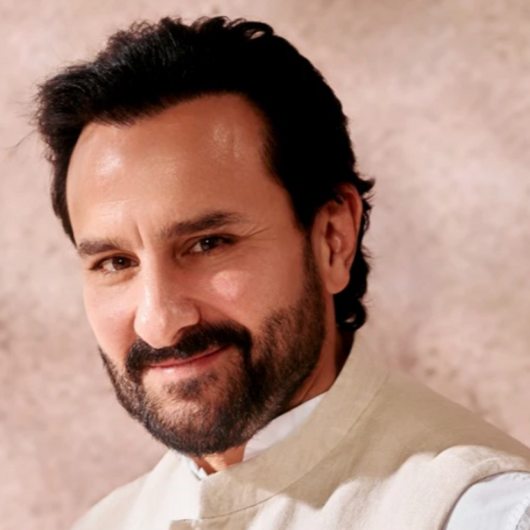 सैफ अली पर घर में घुसकर चाकू से हमला:सिर, गले और पीठ पर जख्म, सर्जरी की जा रही; हमलावर चोरी के इरादे से घुसा था