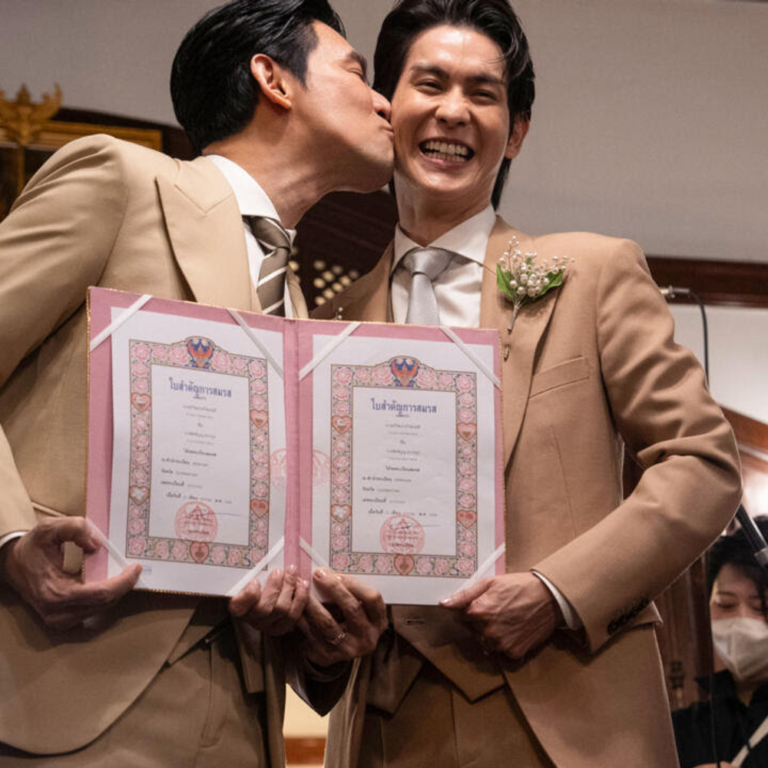 थाईलैंड में समलैंगिक विवाह को कानूनी मान्यता:पूर्व PM बोले- हम अमेरिका से ज्यादा खुले ख्याल वाले; ट्रांसजेंडर्स को भी शादी का अधिकार