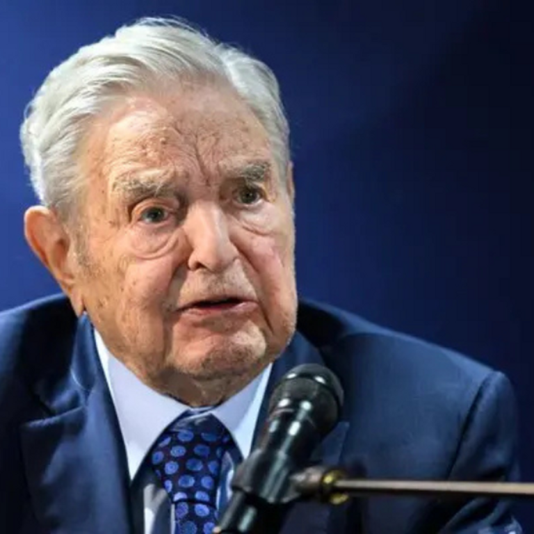 जॉर्ज सोरोस को मिला अमेरिका का सर्वोच्च नागरिक सम्मान:राष्ट्रपति बाइडेन ने सोरोस के बेटे को सौंपा फ्रीडम मेडल; मस्क बोले- ये हास्यास्पद