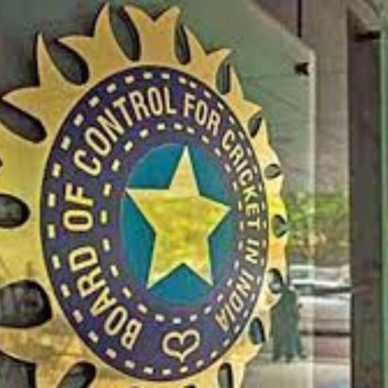 टीम इंडिया के खिलाड़ियों पर BCCI सख्त, 10 निर्देश दिए:सीरीज के दौरान एड नहीं कर सकेंगे; डोमेस्टिक खेलना अनिवार्य