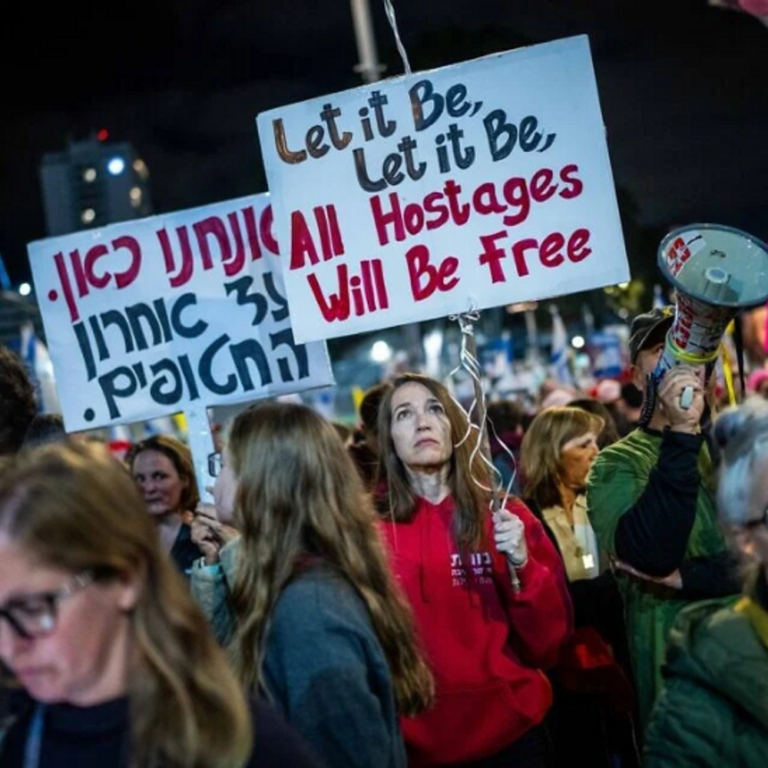 गाजा में 15 महीने बाद इजराइल-हमास जंग पर रोक:आज 3 इजराइली बंधक रिहा होंगे; नेतन्याहू बोले- दोबारा जंग शुरू करने का अधिकार है