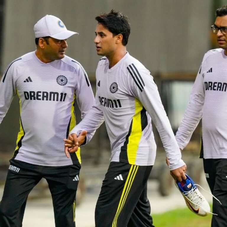 भारतीय ओपनर अभिषेक शर्मा दूसरे टी-20 से पहले चोटिल:प्रैक्टिस के दौरान टखना मुड़ा, खेलना मुश्किल; पहले मैच में 79 रन बनाए थे