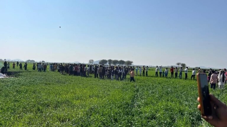 Shivpuri Aircraft Crash: आसमान से कुछ जलता हुआ नीचे आ रहा था, भयभीत लोग करने लगे प्रार्थना