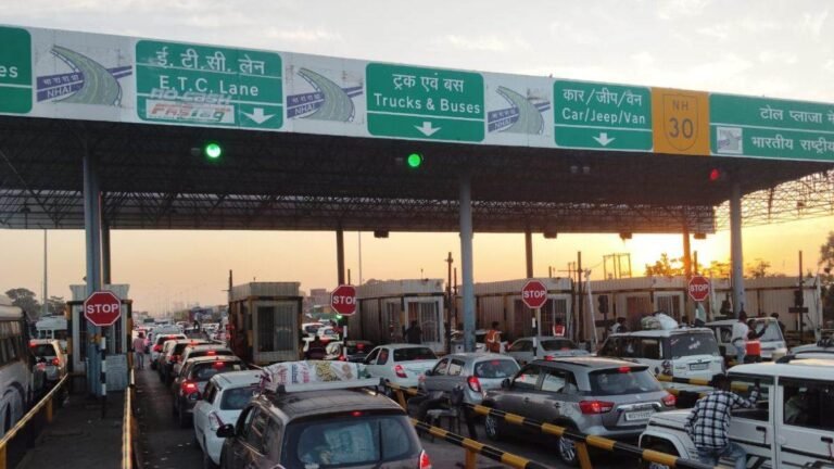 Mahakumbh Traffic Update: रीवा-प्रयागराज बॉर्डर पर 18 KM लंबा जाम, मनगवां से रूट डायवर्ट