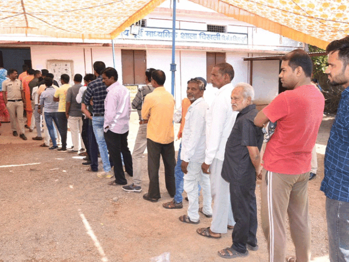 पंचायत चुनाव आखिरी चरण...50 ब्लॉक में वोटिंग:53 लाख वोटर्स के लिए 11 हजार सेंटर्स बनाए गए; दोपहर 3 बजे तक मतदान