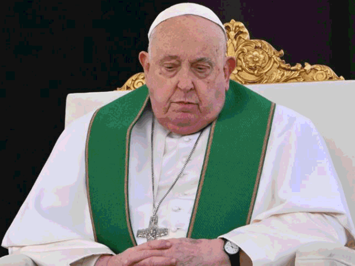 पोप की हालत में थोड़ा सुधार, पर खतरा बरकरार:ऑक्सीजन दी जा रही, प्लेटलेट्स भी घटीं; ट्रम्प ने अच्छी सेहत की कामना की