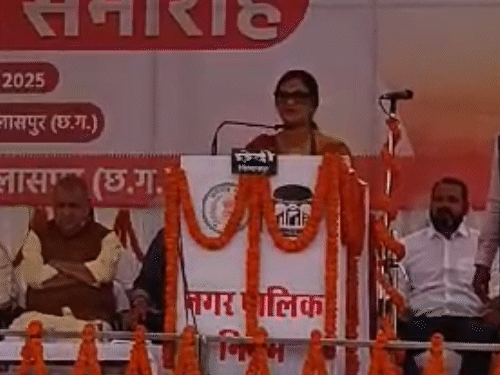 BJP मेयर की शपथ- 'सांप्रदायिकता' अक्षुण्ण रखूंगी:पूजा विधानी की जुबान फिसली, दोबारा ली शपथ, बिलासपुर निगम का गंगाजल से शुद्धिकरण किया