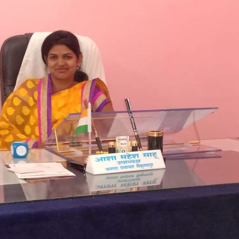 कोरिया में त्रिस्तरीय पंचायत चुनाव में आचार संहिता का उल्लंघन:शिक्षक पति कर रहा पत्नी का चुनाव प्रचार, शिकायतों के बाद भी कार्रवाई नहीं