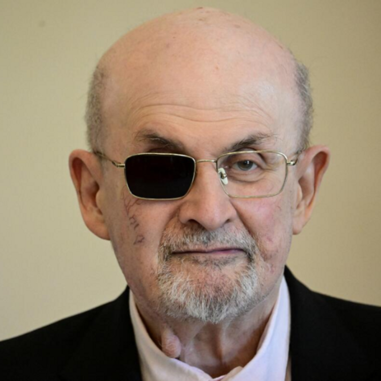 सलमान रुश्दी पर हमला करने वाला दोषी करार:23 अप्रैल को सजा सुनाई जाएगी, 30 साल से ज्यादा की कैद हो सकती है