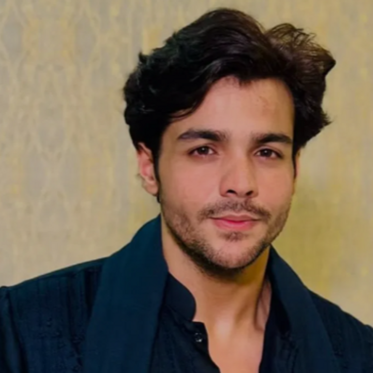 अश्लील कमेंट- यूट्यूबर आशीष चंचलानी भी पहुंचे सुप्रीम कोर्ट:केस रद्द करने की मांग की, आज होगी सुनवाई