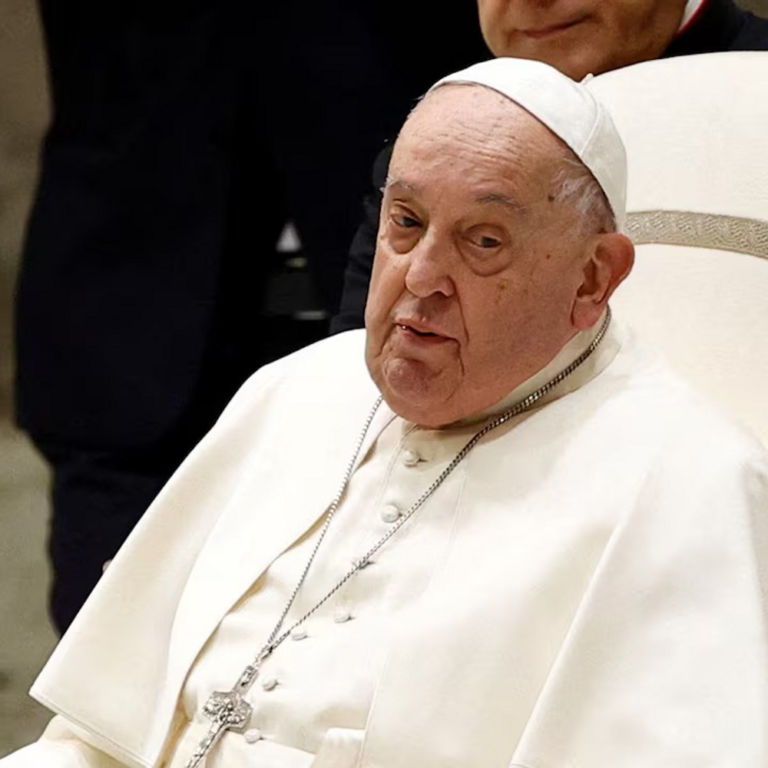 पोप के अंतिम संस्कार की रिहर्सल की खबर:फेफड़ों के इंफेक्शन से जूझ रहे पोप बोले- मेरे बचने की उम्मीद नहीं
