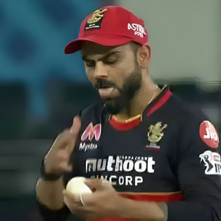 IPL में गेंद पर लार लगाने से बैन हटा:गेंदबाजों को स्विंग कराने में फायदा मिलेगा; कोविड की वजह से BCCI ने रोक लगाई थी