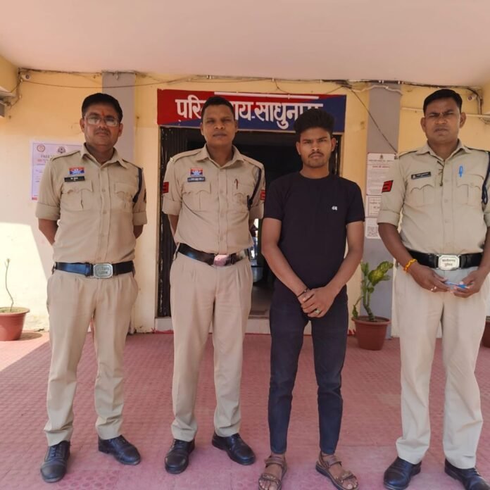 मुंगेली से लापता युवक 7 साल बाद दिल्ली से मिला:लापता हुआ था 14 साल की उम्र में, 21 साल का होकर परिवार से मिला