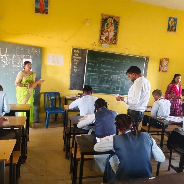 छत्तीसगढ़ बोर्ड 12वीं की परीक्षा शुरू:मुंगेली में 6659 में से 6570 छात्र हुए शामिल, कड़ी निगरानी में शांतिपूर्ण रहा पहला दिन