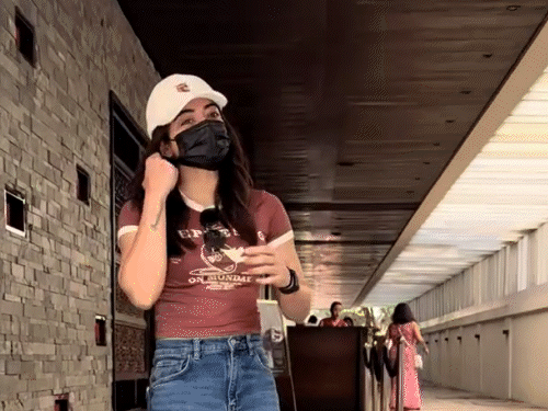 'सिकंदर' रिलीज के दिन साथ दिखे रश्मिका-विजय:मुंबई में रेस्टोरेंट में अलग-अलग एंट्री लेते नजर आए, फैंस बोले- लंच डेट पर गए हैं