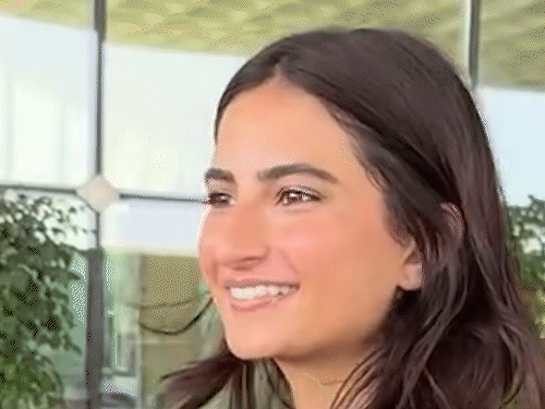 ‘अनन्या पांडे’ बुलाने पर पलक तिवारी ने बनाया मुंह:पैपराजी के सवाल को इग्नोर करती हुई आईं नजर; जल्द फिल्म भूतनी में दिखेंगी एक्ट्रेस