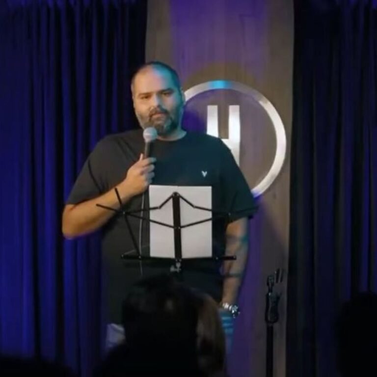 मुंबई में कॉमेडियन कुणाल कामरा का स्टूडियो तोड़ा गया:शिंदे पर तंज कसा था; संजय राउत बोले- एक गाने से मिर्ची लग गई