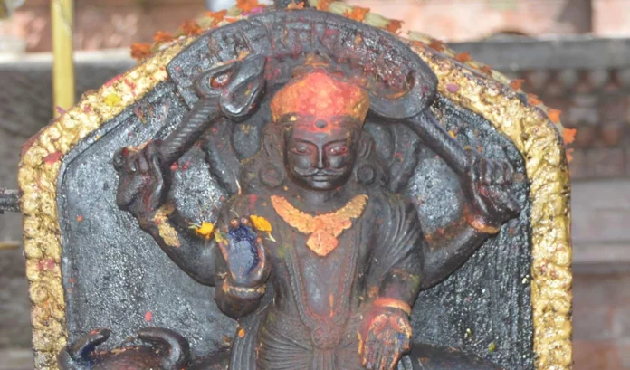 ग्रहों के न्यायाधीश शनिदेव 29 मार्च को करेंगे राशि परिवर्तन, जानिए किन राशियों पर होगा इसका असर?