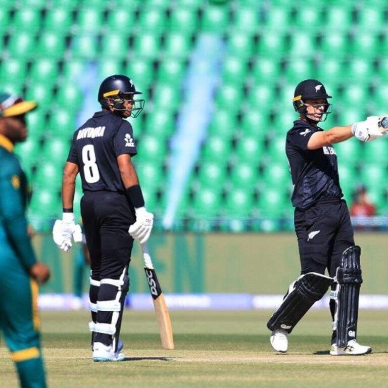 चैंपियंस ट्रॉफी- दूसरा सेमीफाइनल NZ Vs SA:रचिन रवींद्र ने यानसन को एक ओवर में 3 चौके लगाए, पावरप्ले में टीम का रनरेट 6 के पार