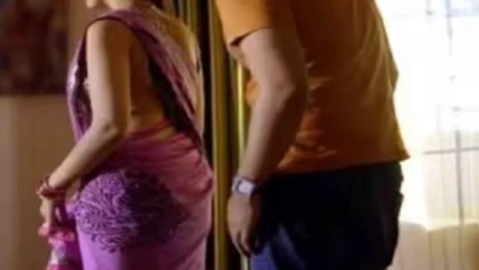 पत्नी के अफेयर से गुस्से में आया पति, चाकू से काट दिए प्रेमी के कान