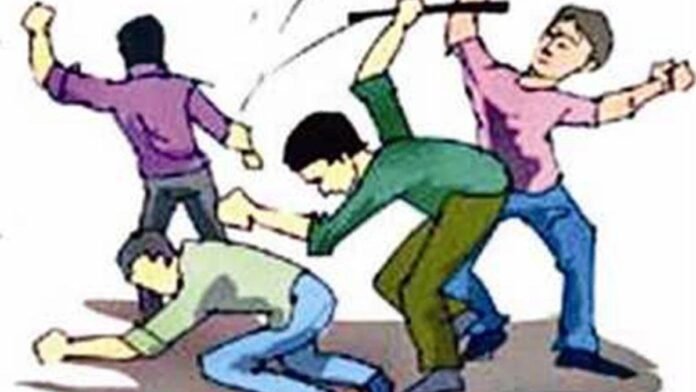 विवाह समारोह में बदमाशों का हंगामा... दुल्हा-दुल्हन की कार पर पथराव, पुलिस सुरक्षा में हुए सात फेरे