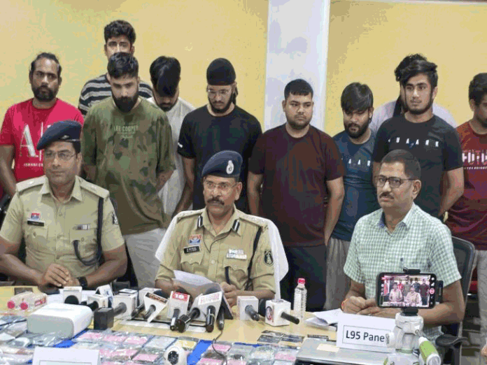 IPL के बीच 6 राज्यों के 14 सटोरिए गिरफ्तार:रायपुर पुलिस ने किराएदार बनकर कोलकाता-गुवाहाटी में छापा मारा; 500 अकाउंट से करोड़ों का ट्रांजेक्शन