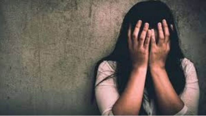 Sidhi News: सीधी में भाजपा जिला उपाध्यक्ष ने की युवती से छेड़छाड़, बदनामी के डर से पीड़िता चुप; वीडियो वायरल