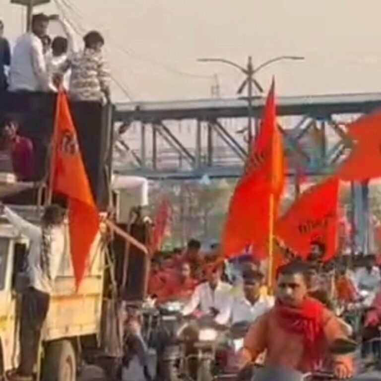 कोरबा में यातायात नियमों के उल्लंघन पर कार्रवाई:मॉडिफाइड साइलेंसर वाले 25 दुपहिया वाहन जब्त, नाबालिग चालकों के परिजनों को बुलाया