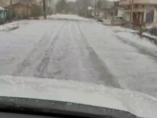 छत्तीसगढ़ में कई जगह तेज बारिश के साथ ओले गिरे:गर्मी से राहत लेकिन धान की फसल को नुकसान; 5 जिलों में ऑरेंज अलर्ट