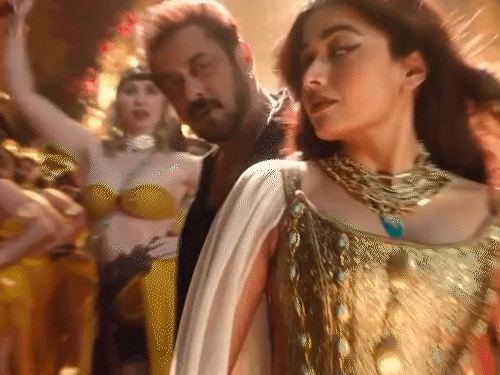 3 दिनों में ही थिएटर से उतरने लगी सिकंदर:टिकट न बिकने पर कई शोज कैंसिल, मोहनलाल की L2: एंपुरान और डिप्लोमेट जैसी फिल्मों से रिप्लेस हुई