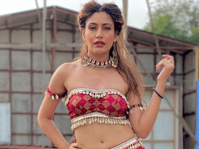 धनश्री से तुलना पर सुरभि चंदना बोलीं:अब तो रॉयल्टी मिलनी चाहिए, विवेक ने जोड़ा– हां, हमें 4 करोड़ मिले हैं