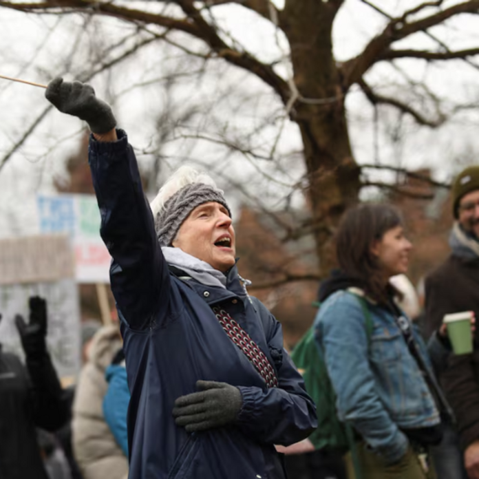 हार्वर्ड के प्रोफेसर्स ने ट्रम्प पर केस किया:फंड रोकने की धमकी दी थी; आरोप- यहूदी विरोधी नफरत रोकने में नाकाम