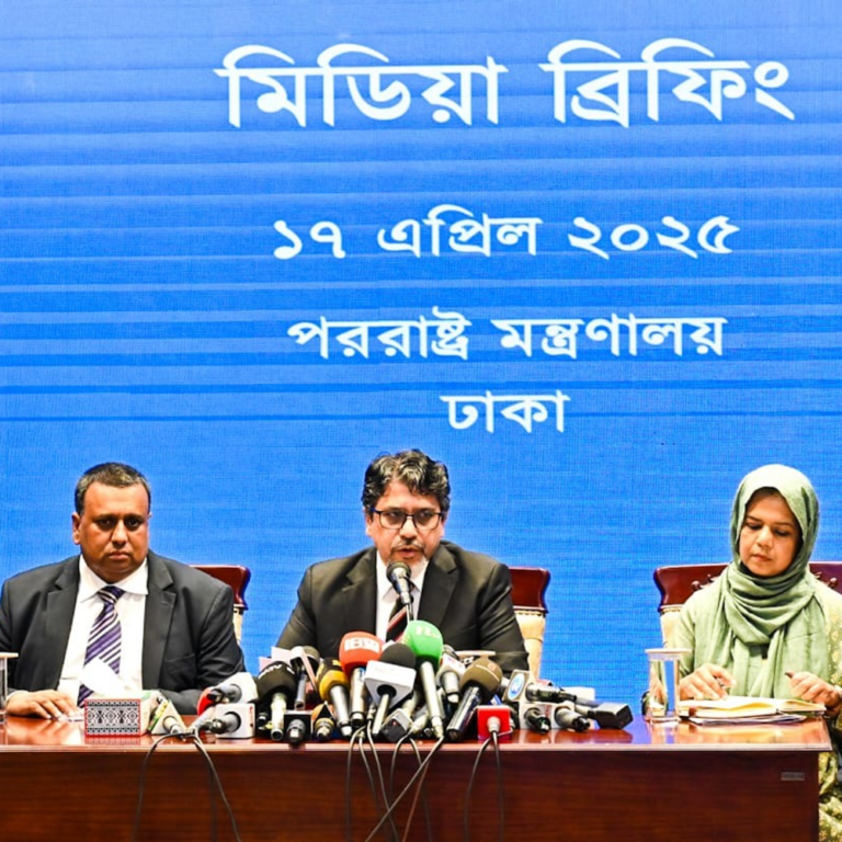 बांग्लादेश बोला- पाकिस्तान 1971 के अत्याचारों लिए माफी मांगे:हमारे 4.3 अरब डॉलर भी लौटाए; दोनों देशों में 15 साल बाद हाई लेवल बैठक