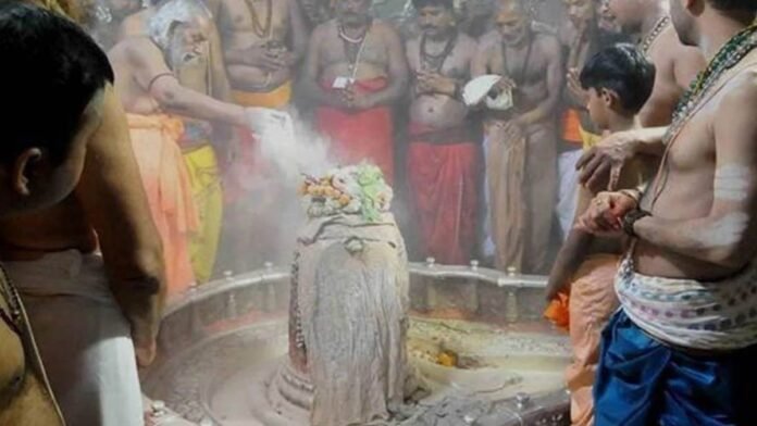 Mahakal Bhasma Aarti: श्रावण में शनिवार, रविवार और सोमवार को कैंसल रह सकती है भस्म आरती की सामान्य बुकिंग