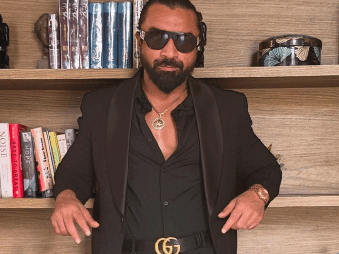 रेप केस में फंसे एजाज खान की बढ़ीं मुश्किलें:कोर्ट ने अग्रिम जमानत से किया इनकार, पुलिस बोली- एक्टर सबूतों से कर सकते हैं छेड़छाड़