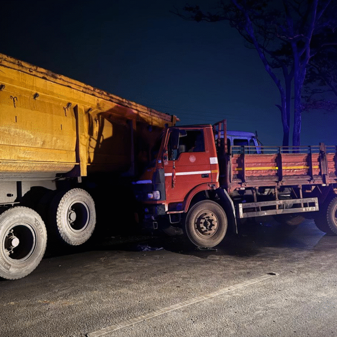 रायपुर में सड़क हादसे में 10 लोगों की मौत:छठी कार्यक्रम से लौट रहे वाहन की ट्रेलर से टक्कर, बढ़ सकती है मृतकों की संख्या