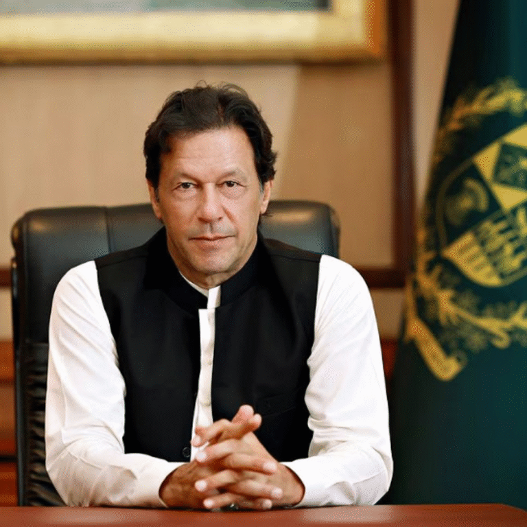 पूर्व पीएम इमरान का आर्मी चीफ पर तंज:कहा- उन्हें खुद को राजा की उपाधि देना चाहिए; PAK पीएम 4 देशों के दौरे पर जाएंगे