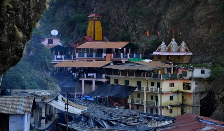 Char Dham Yatra 2025: यमुनोत्री मंदिर से शुरू होती है चारधाम की यात्रा, जानिए इसके पीछे की पौराणिक मान्यता