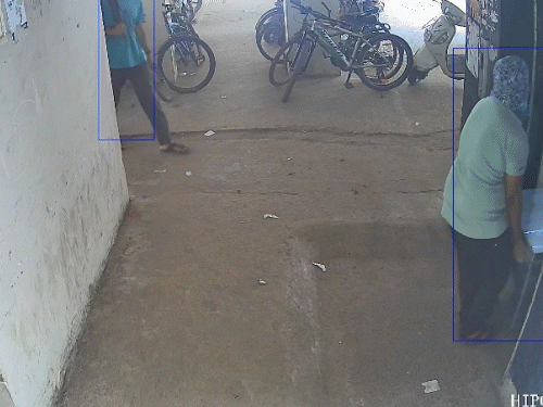 रायपुर सूटकेस मर्डर-कांड...प्रत्यक्षदर्शी बोला-मेरे सामने घसीटकर ले गए पेटी,VIDEO:लिफ्ट से निकालकर कार में रखा, बदबू फैली तो शक हुआ, गार्ड को सूचना दी