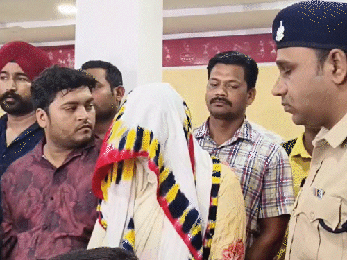 रायपुर सूटकेस हत्याकांड…पत्नी ने मर्डर करने से किया था मना:48 घंटे फ्लैट में रखी लाश, वकील ने महीनेभर पहले खरीदी कार से ठिकाने लगाया